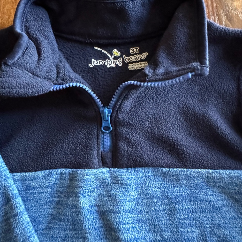 Jumping Bean Boys Fleece Top, Size 3T - Picture 2 of 2